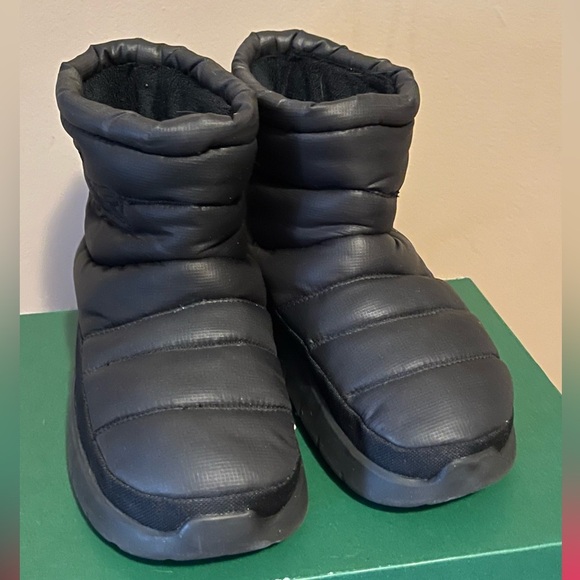 Lacoste Women's Serve Slipper Mid- Size 6- NIB and Tag - Picture 5 of 10